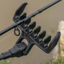 Korum Angle Tilt Feeder/Rutenablage -Angebote Korum Store korum angle tilt quiver rod rest 2