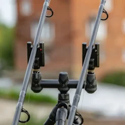 Korum KBI Bissanzeiger, Kompakter 2 Rutensatz -Angebote Korum Store korum kbi compact bite alarm in use 3